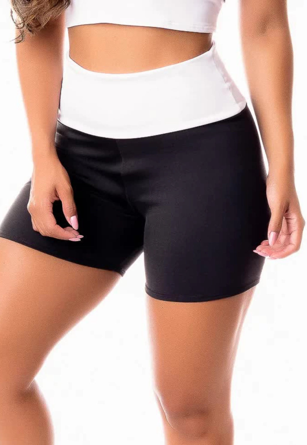 Short Fitness Preto com Cós Alto Bicolor (Preto e Branco)