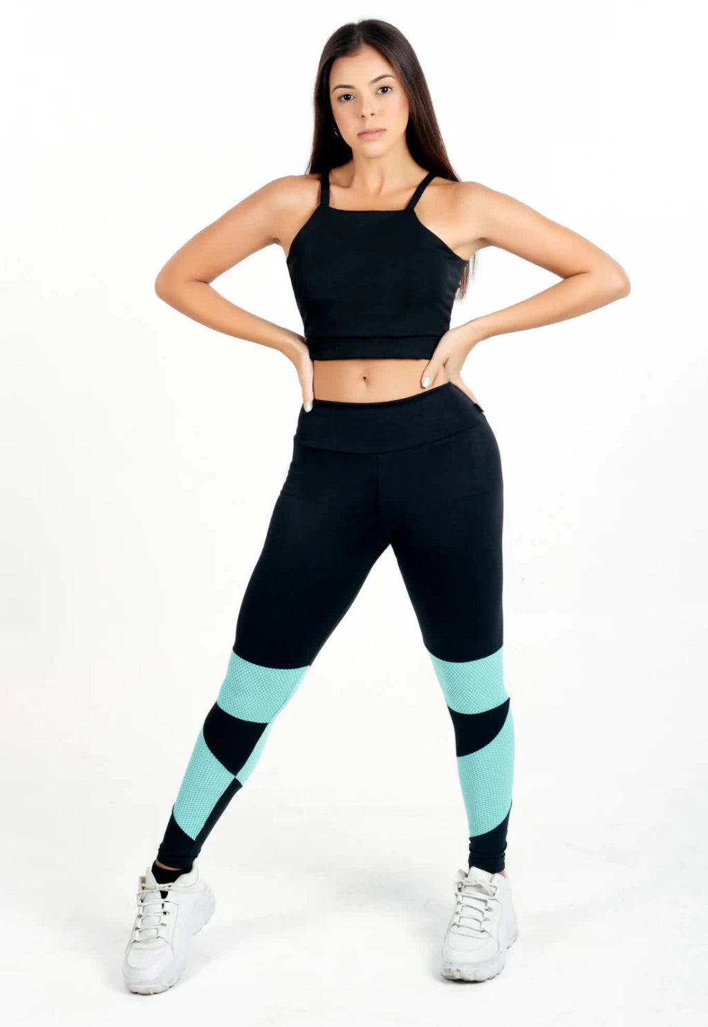 Conjunto Fitness Legging com Tela Azul Tiffany e Top Preto