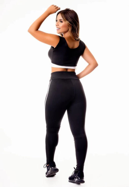 Conjunto Top Cropped Detalhe Faixa Branca e Legging Preta Lisa