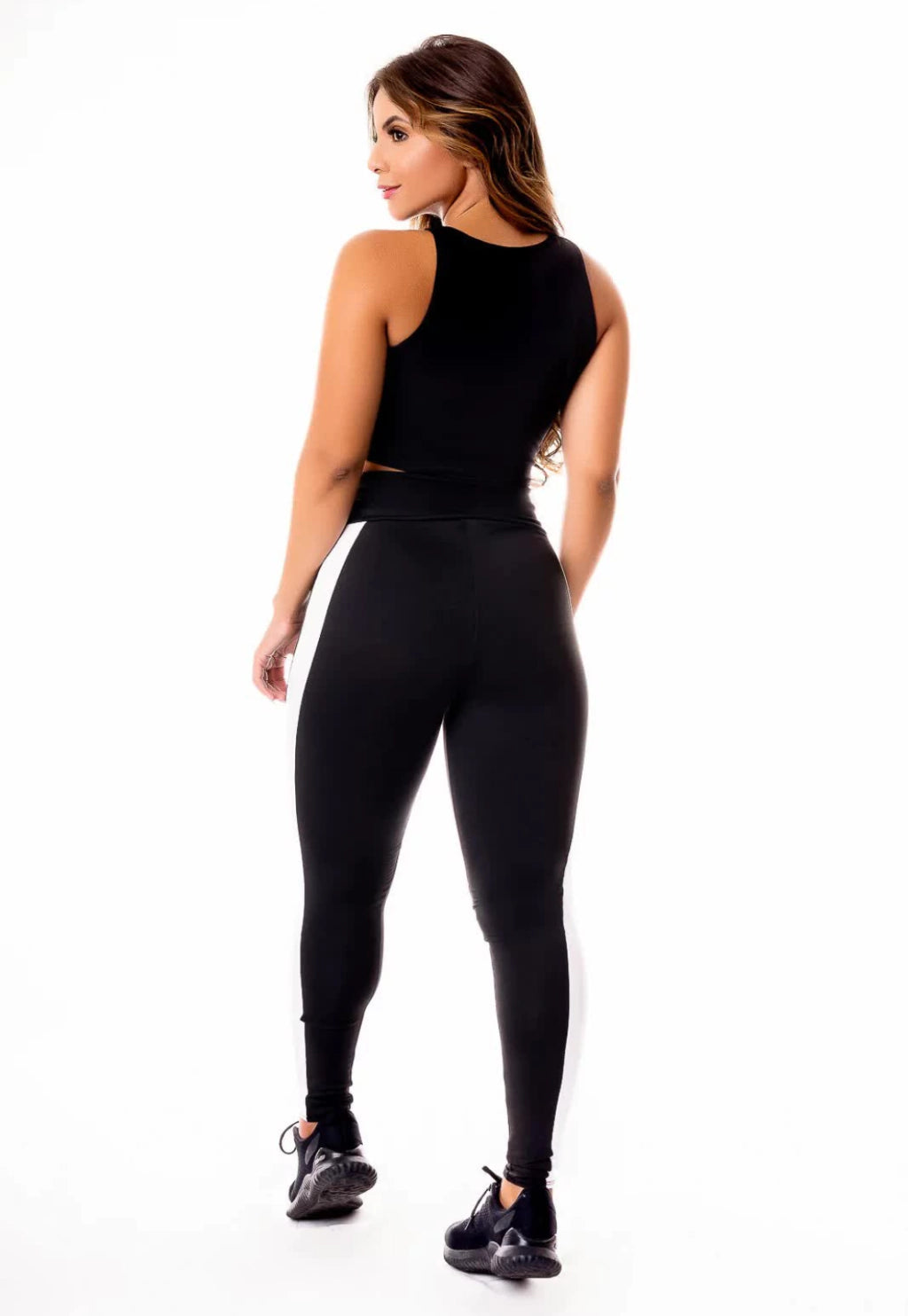 Conjunto Fitness Preto e Verde Militar com Faixa Lateral