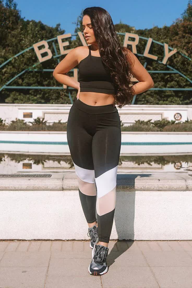 Conjunto Legging Color P&B e Rosa com Top Preto