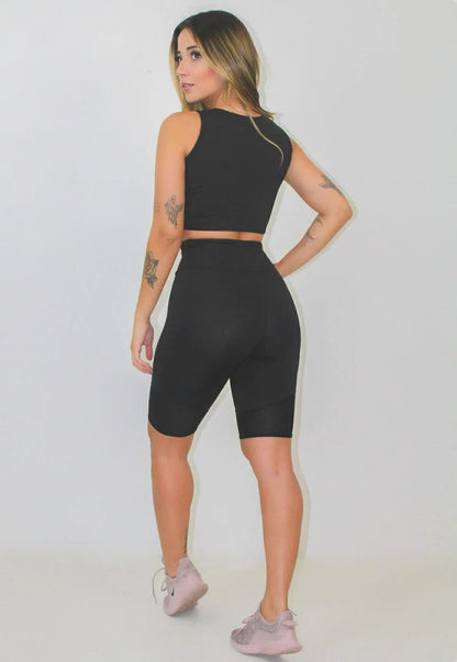 Conjunto Preto Liso - Top e Short Biker com Tela em "V" na Barra