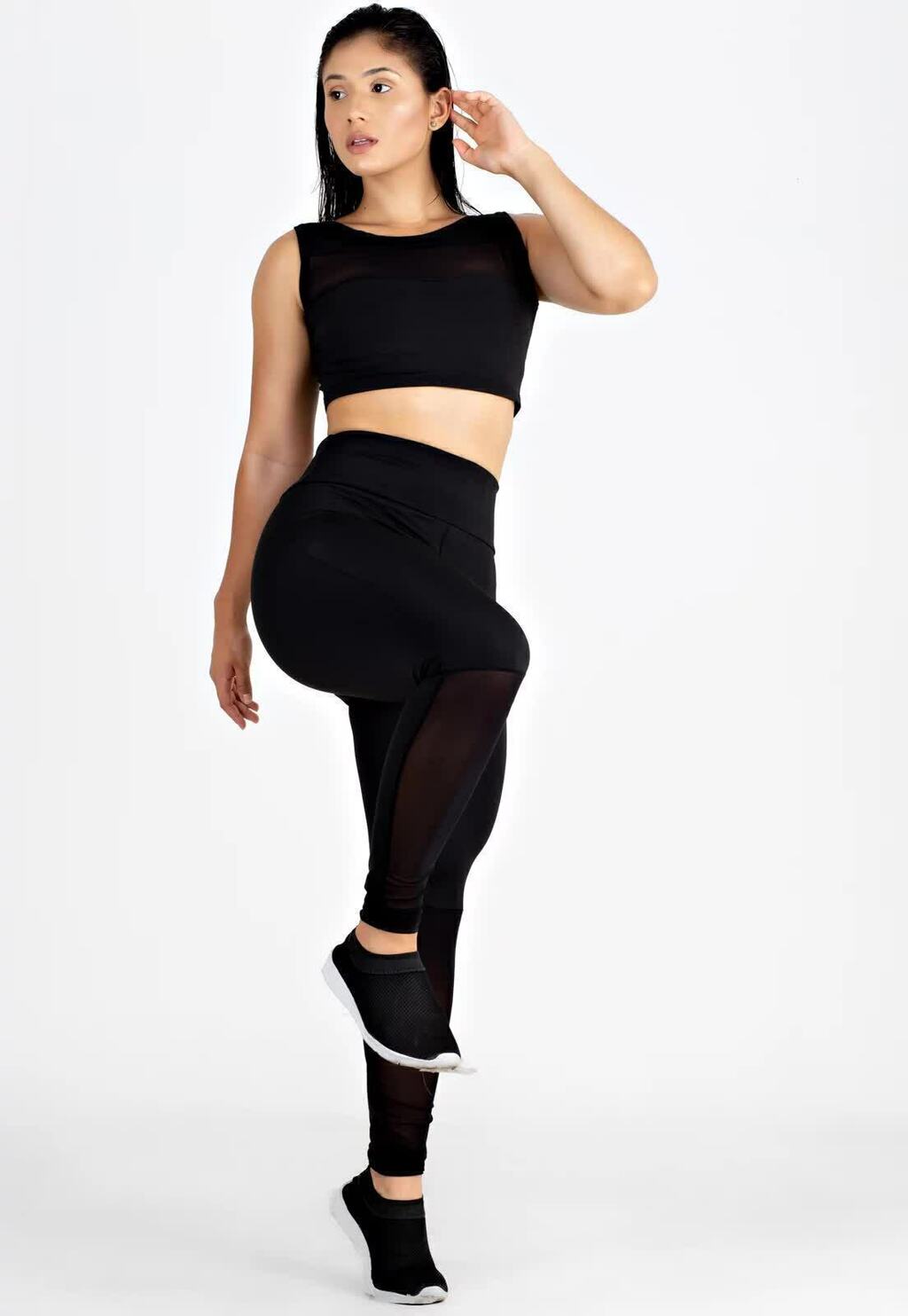 Conjunto Fitness Preto Legging com Tela e Top Decote em Mesh