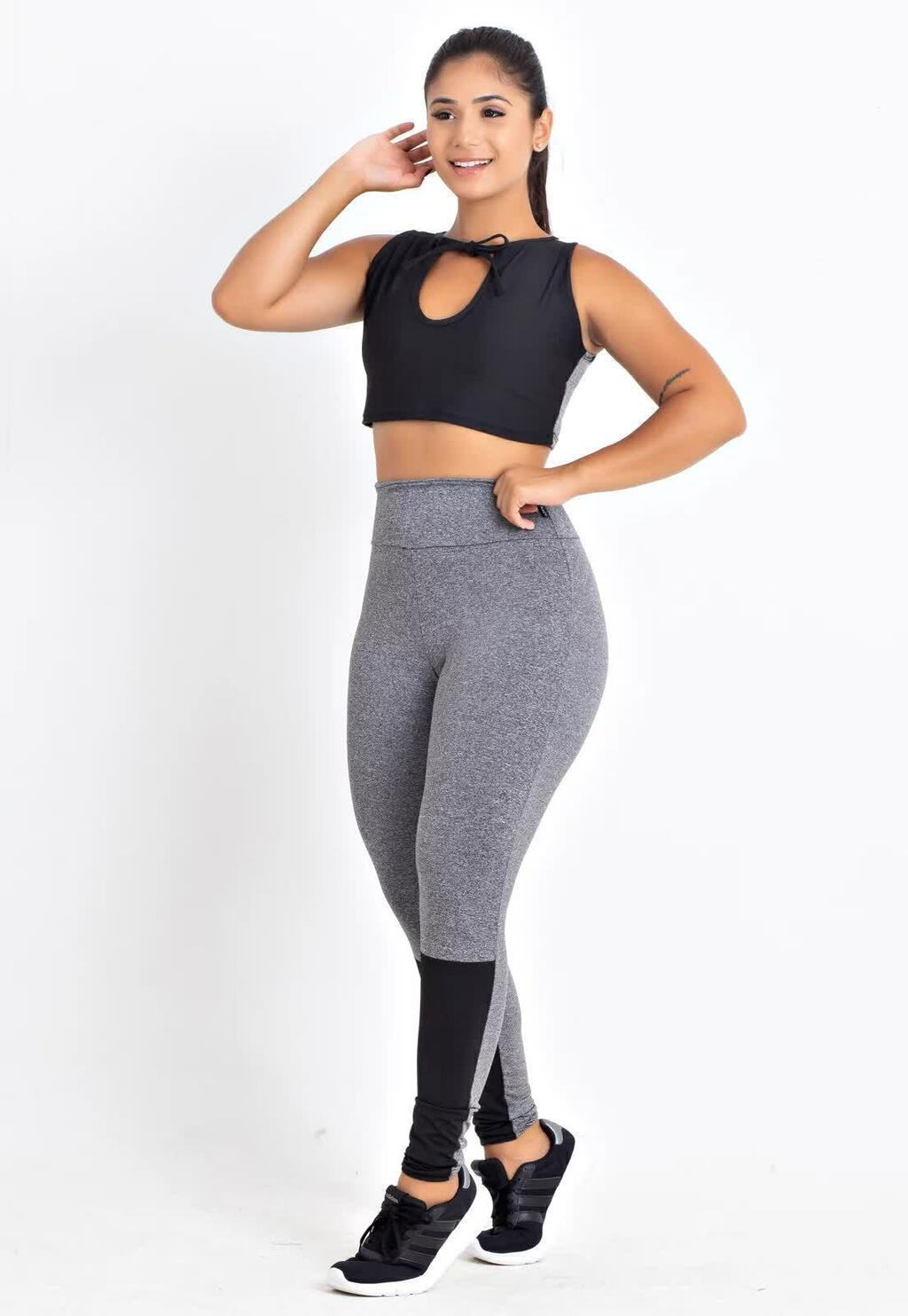 Conjunto Cinza Mescla e Preto: Top 2 em 1 e Legging Alta Compressão
