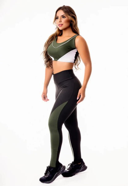 Conjunto Athleisure: Recortes Verde Militar com Friso Branco
